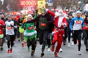 Naujas rekordas sostinėje – tiek kalėdiškai persirengusių bėgikų Vilnius dar neregėjo