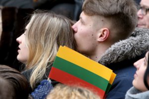 Vyriausybė žada, kad mūsų vėl bus 3 milijonai, ekspertai tokiais užmojais stebisi