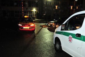 Klaipėdoje – kraupi vyro mirtis taksi automobilyje: kitą vos spėjo išgelbėti