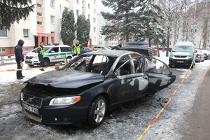 Šiauliuose susprogdintas automobilis – iš „Volvo“ liko metalo laužo krūva