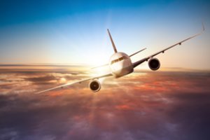 Apsimiegojęs lėktuvo pilotas vos nepadarė lemtingos klaidos