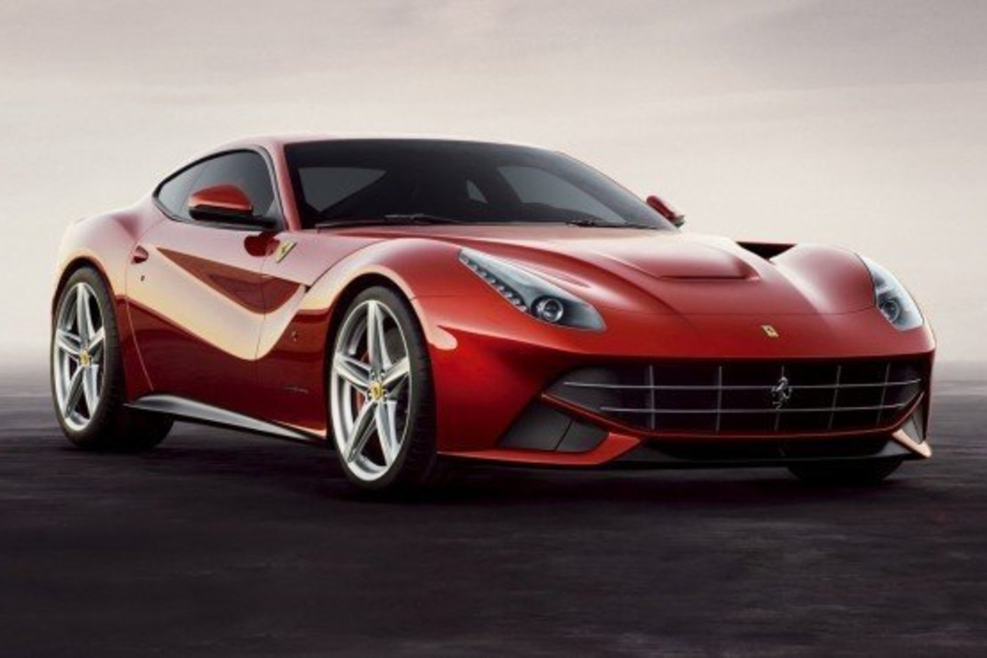 „Ferrari F12 Berlinetta“ - galingiausias šios kompanijos modelis.