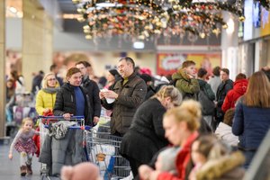 Įsivažiuoja kalėdinis pirkimo maratonas: kaip tam pasirengusios parduotuvės