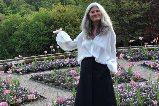 Moters eksperimentas su žilais plaukais ėmė keisti visuomenės požiūrį