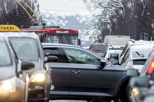 Spūstys nusidriekė Vilniuje dar neatėjus vakarui: dvi kryptys, kurių reikia vengti