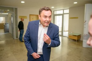 Paskutiniame šių metų Seimo posėdyje – emocijos ir kalbos apie P. Gražulio vaisingumą