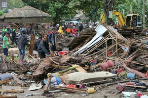Tragedija Indonezijoje: cunamis nusinešė mažiausiai 281 žmonių gyvybes 