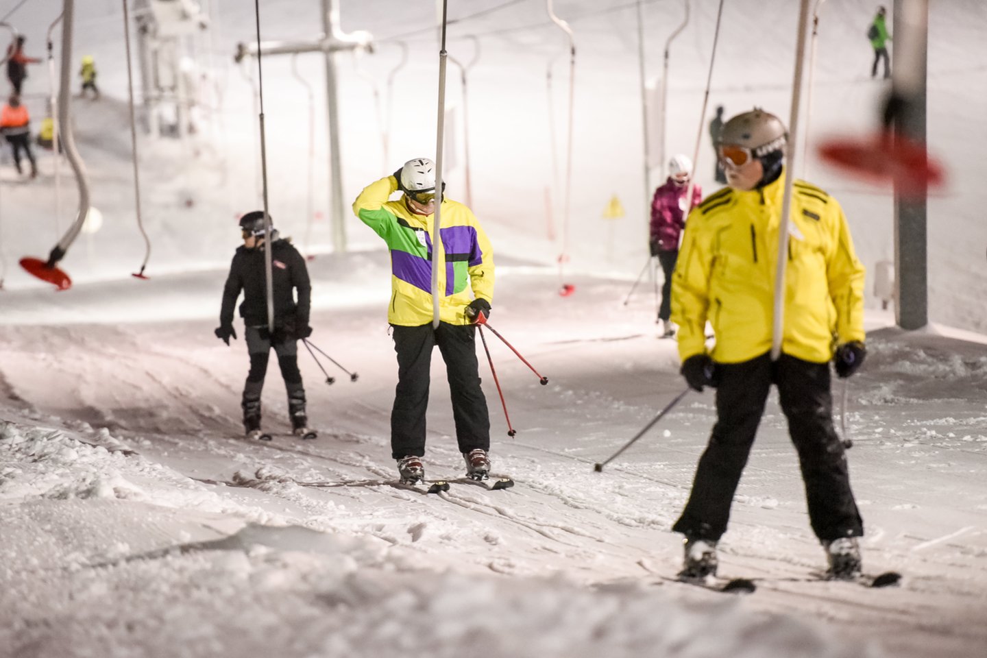 Nors sniego ir baltų pusnų, ko gero, šią savaitę netrūksta niekur Lietuvoje, yra vietų, kur kasmet žiema prasideda truputį anksčiau. Viena tokių – Liepkalnis Vilniuje<br>D.Umbraso nuotr.