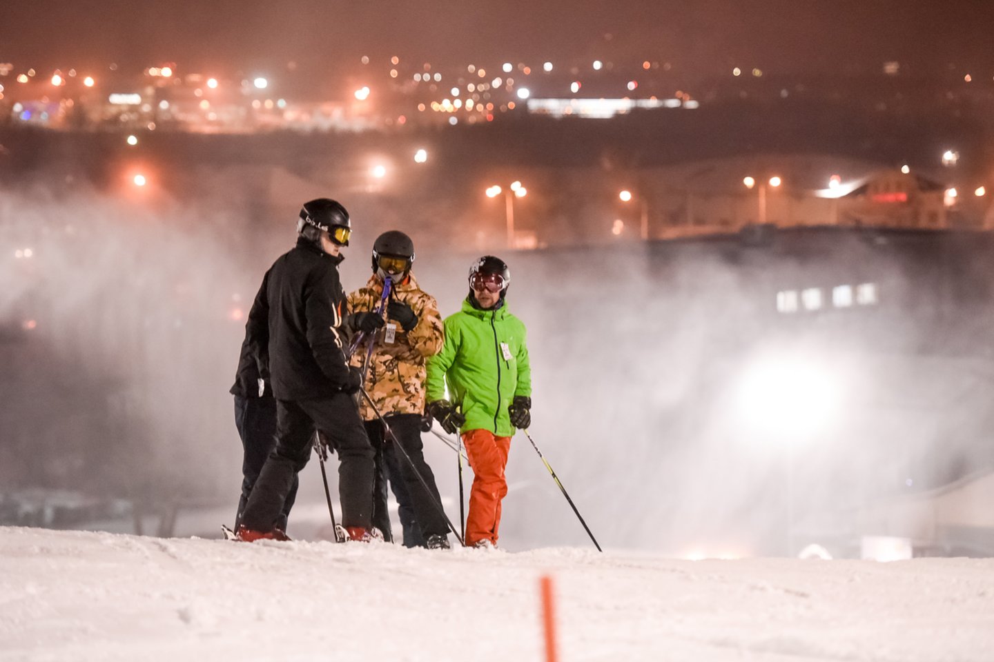 Nors sniego ir baltų pusnų, ko gero, šią savaitę netrūksta niekur Lietuvoje, yra vietų, kur kasmet žiema prasideda truputį anksčiau. Viena tokių – Liepkalnis Vilniuje<br>D.Umbraso nuotr.