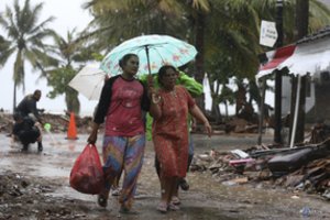 Iš cunamio paveiktų rajonų Indonezijoje iškeldinta 17 tūkst. žmonių