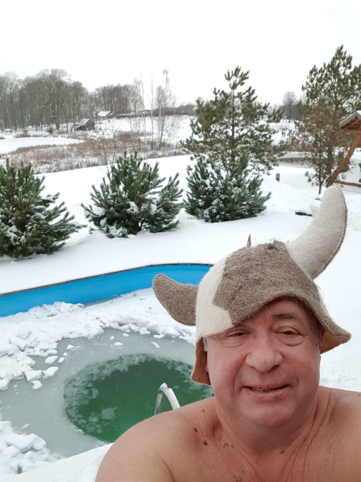 Elektrėnų meras sveikinimus siuntė tiesiai iš pirtelės.
