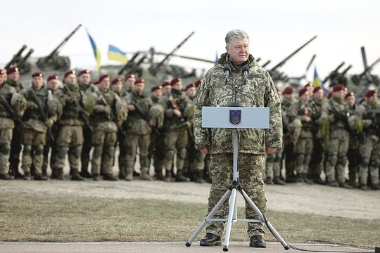 Petro Porošenka paskelbė karinės padėties pabaigą 10 regionų