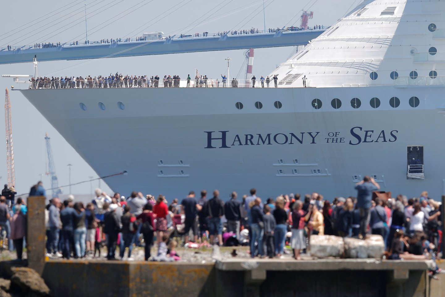  Didžiausiame pasaulyje kruiziniame laive dirbęs britas publikos linksmintojas paslaptingai pradingo Kalėdų rytą.<br> Reuters/Scanpix nuotr.