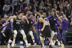 Be veteranų trijulės besivertusį „Lakers“ klubą pražudė tritaškis paskutinę sekundę