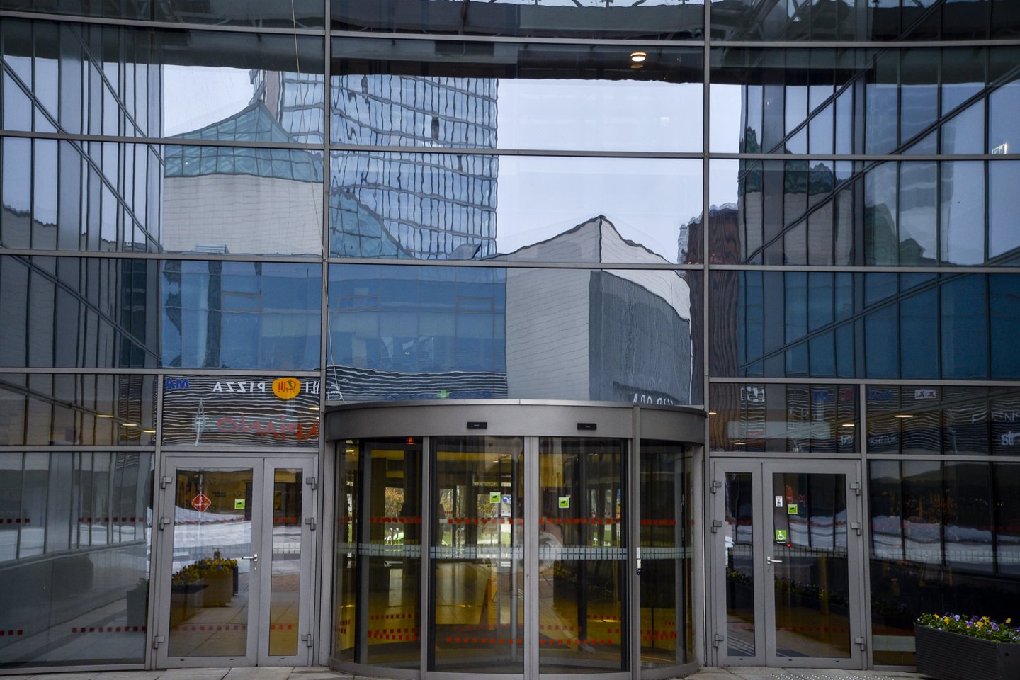Vilniaus savivaldybės administracija patyliukais persėdo į naujus automobilius.