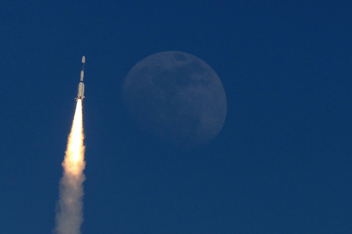 Indija, planuojanti 2022 metais surengti pirmąjį savo pilotuojamo erdvėlaivio skrydį, ketina pasiųsti į kosmosą trijų astronautų grupę, dirbsiančią orbitoje iki savaitės.