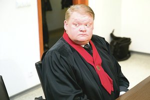 Savus baudžia retai, o dangsto dažnai: girti vairavę prokurorai išvengė bausmių 