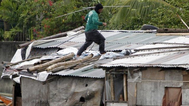 Filipinus supurtė beveik 7 balų žemės drebėjimas, laukiama cunamio