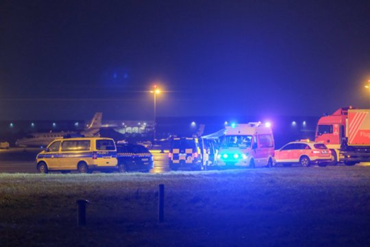 Pralaužęs užtvarus Hanoverio oro uoste į kilimo ir tūpimo taką įvažiavo automobilis