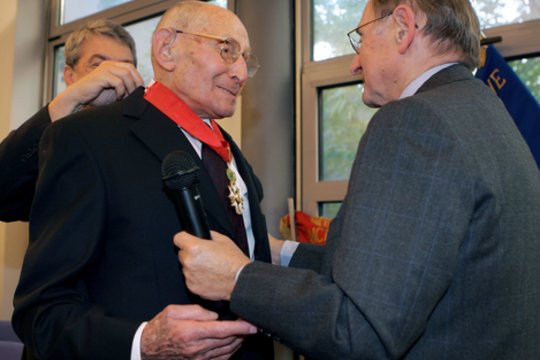 Būdamas 108 metų, mirė prancūzų didvyris, išgelbėjęs šimtus žydų vaikų