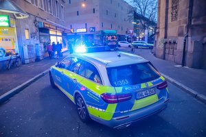 Vokietijoje nuo policijos bėgęs paauglys vairuotojas užmušė moterį ir sužeidė jos sūnų