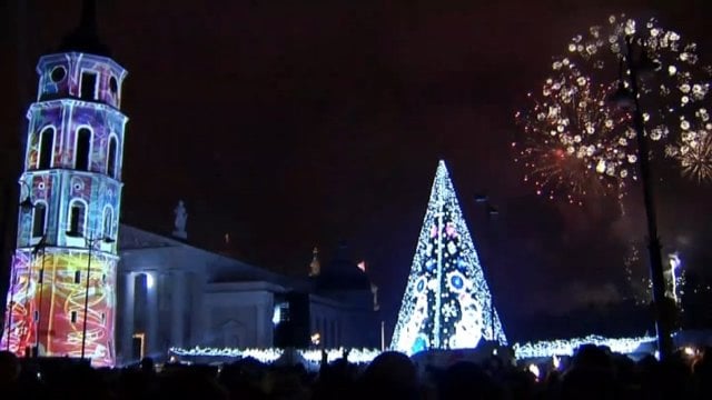 Vilnius sutiko Naujuosius metus – dangų nutvieskė kerintys fejerverkai