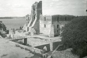 1955 m. gruodžio 17-oji: sprendimas atstatyti Trakų pilį sukėlė Maskvos įniršį ir didžiulį skandalą