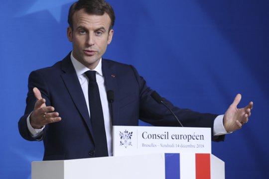 E. Macronas paragino V. Putiną vengti padėties destabilizavimo Sirijoje 
