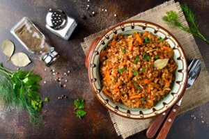 Grikių ir mėsos troškinys: valgis, tapęs šeimos favoritu