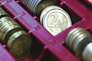 Grynųjų daug kas purtosi, bet monetų vis reikia naujų 