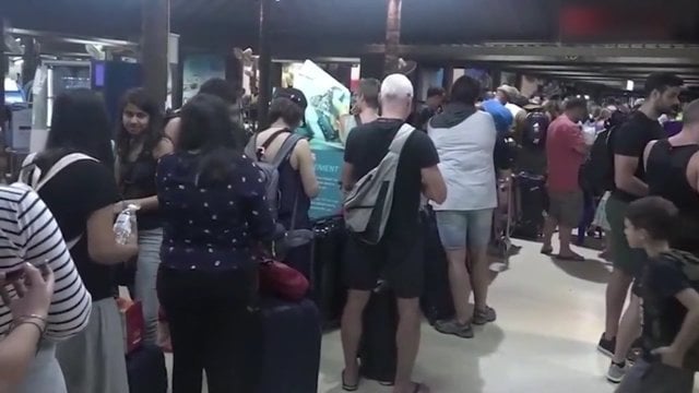 Įspėjimai Tailande – ragina turistus nerizikuoti, kai kurie paliko kurortus