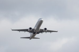 Bijo oro uosto, bet vis tiek kuriasi greta