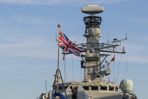 Įtampa prie Kinijos nerimsta: britai vienu būdu ketina sumažinti Pekino ambicijas