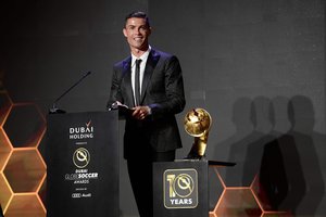 C. Ronaldo sulaukė pripažinimo – pelnė geriausio futbolininko apdovanojimą
