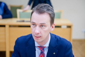 Vėl užsimojus cenzūruoti žiniasklaidą V. Kernagis paaiškino, kas jį suklaidino