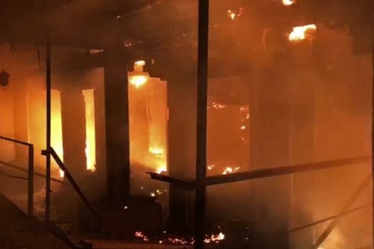 Košmaras Lenkijoje: galvosūkių kambaryje sudegė gimtadienį šventusios paauglės