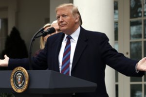 D. Trumpas „pasiruošęs“ ilgesniam kaip metų JAV federalinių institucijų uždarymui