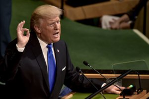 D. Trumpas pasmerkė „gėdingą“ demokratų įstatymų leidėjos pažadą surengti jam apkaltą