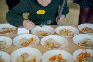 SAM pristatė naujus mokyklų valgiaraščius – juose nebeliko kai kurių tradicinių patiekalų