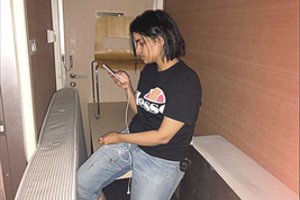 Nuo šeimos bėgusi mergina įstrigo Tailande