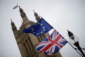 Skaičiuojami milžiniški „Brexit“ nuostoliai: britai jau prarado beveik trilijoną eurų