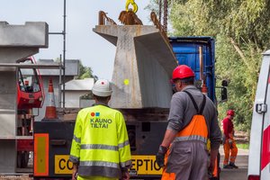 Per vieną statybos darbų sezoną Rusnėje iškilo ilgai laukta estakada 