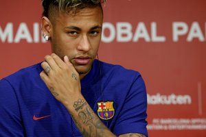 Neymaras – arti posūkio: gailisi ir nori grįžti į „Barcelona“ klubą