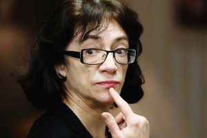 Laisvės gynėjų dienai – Onutės Narbutaitės kūrinys, įrėmintas simboliniu trikampiu