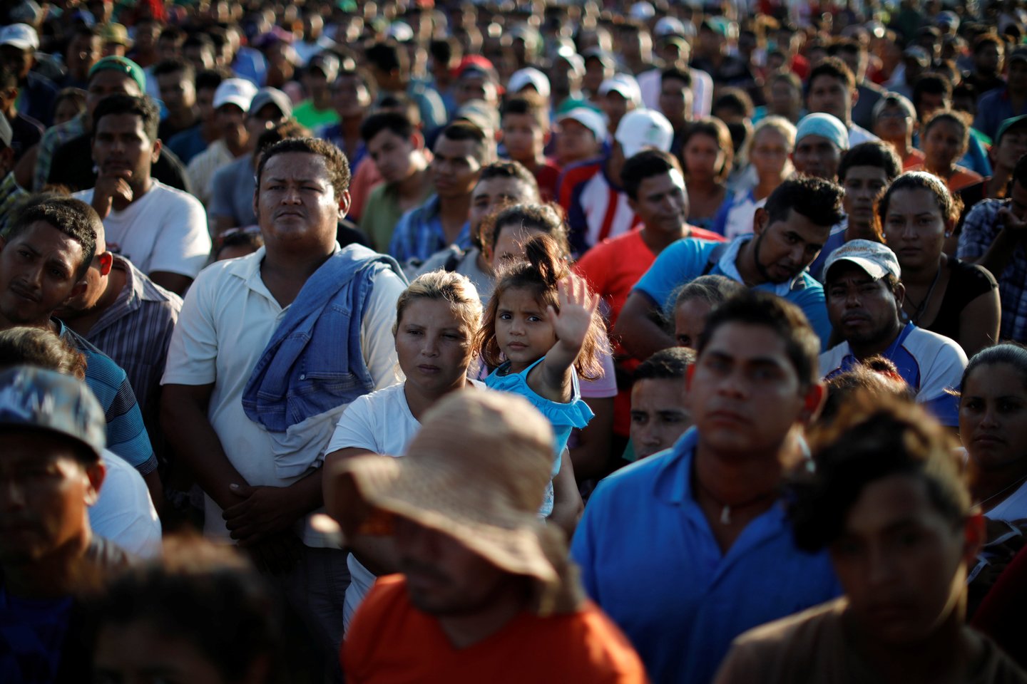 Migrantai iš Pietų Amerikos per Meksiką mėgina patekti į JAV.<br>Reuters/Scanpix nuotr.