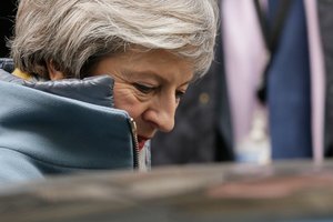 Britų Parlamentas vėl smogė Theresos May planams dėl „Brexit“
