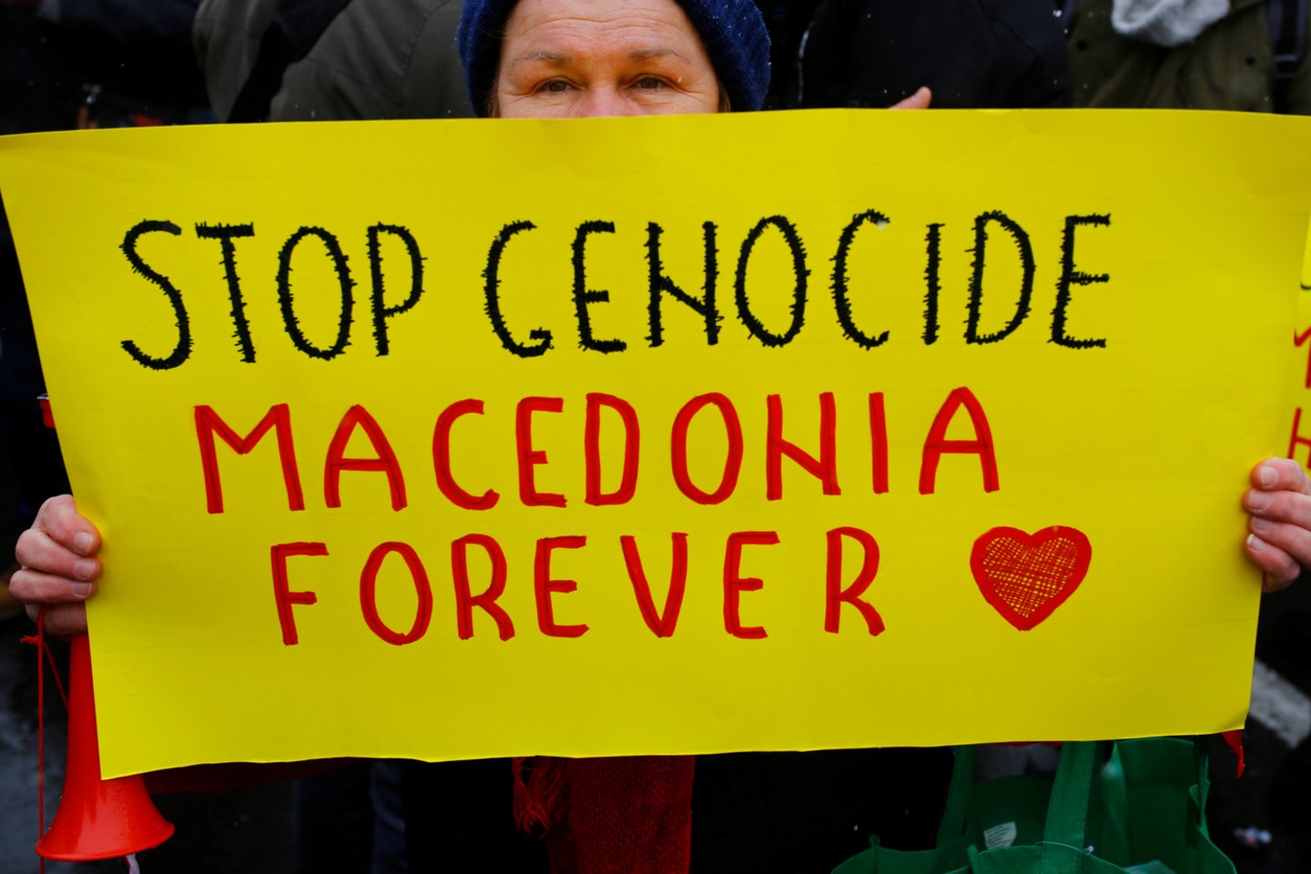 Makedonai protestuoja prieš galimą šalies pavadinimo keitimą.