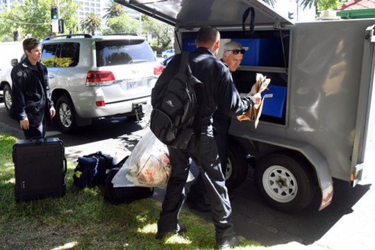 Australijoje dėl diplomatinių atstovybių gautų įtartinų paketų sulaikytas vyras