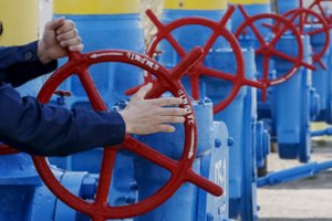 Ukraina vilioja „Gazprom“ – tranzito sutartį maino į ieškinio atsisakymą