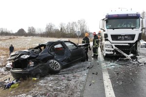 Kraupią avariją sukėlęs vaikinas metė iššūkį jį stabdžiusiems pareigūnams: šie gali likti kalti